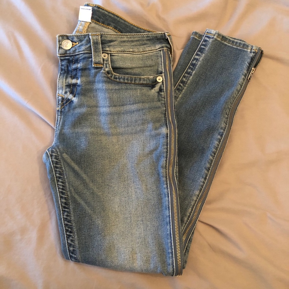 True Religion Skinny jeans w/ zipper detail